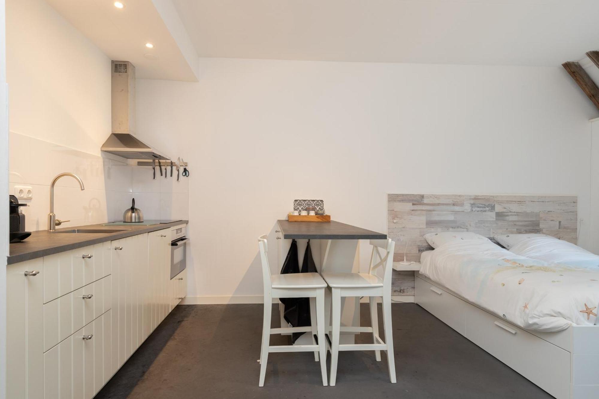 Iselmarpleats Comfortabele Studio Met Badkamer Gaast Exterior foto